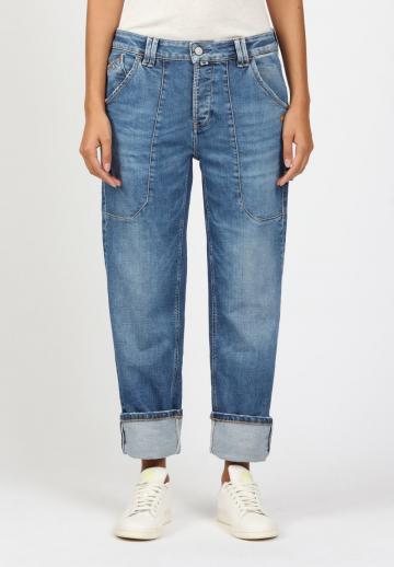 Прямые джинсы