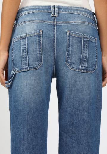 Прямые джинсы
