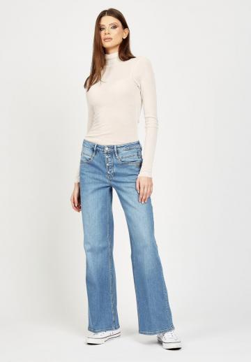 Клешеные джинсы