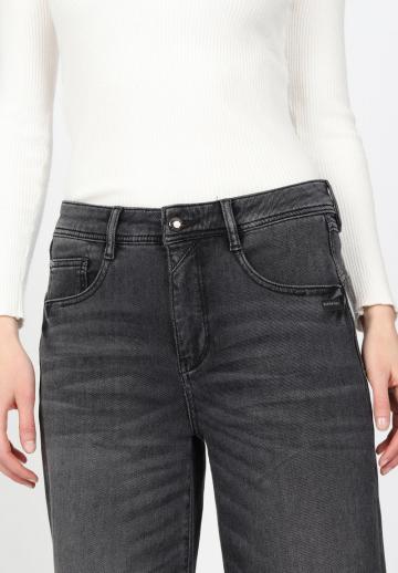 Клешеные джинсы