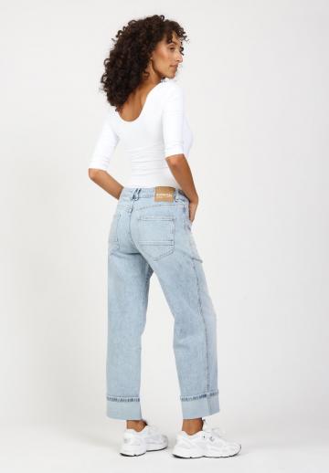Свободные джинсы