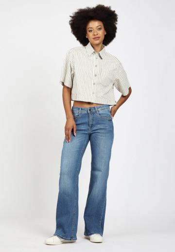 Прямые джинсы