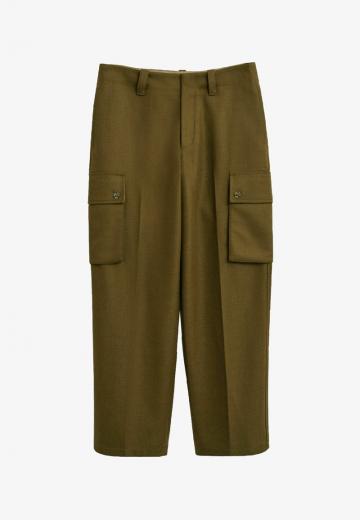 Брюки с накладными карманами