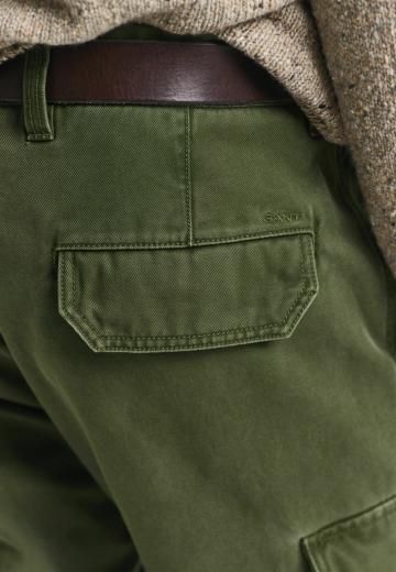 Брюки с накладными карманами