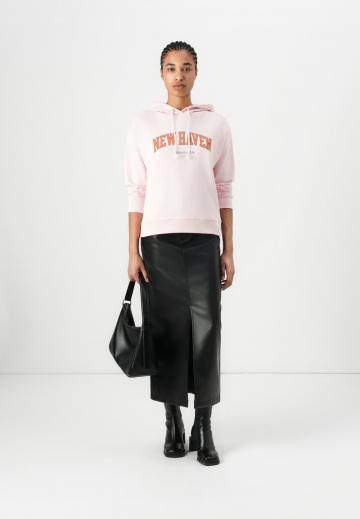 Пуловер с капюшоном