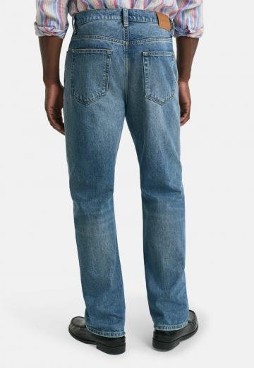 Прямые джинсы