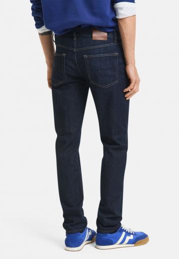 Узкие джинсы