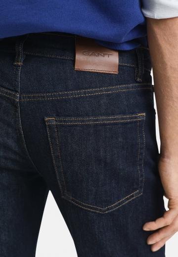 Узкие джинсы