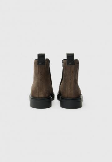 Ботинки на шнуровке