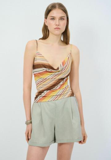 Топ на бретельках