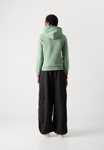 Пуловер с капюшоном