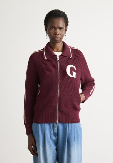 Вязаная кофта