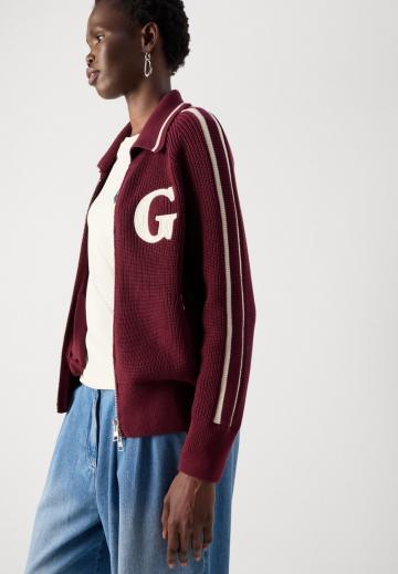 Вязаная кофта