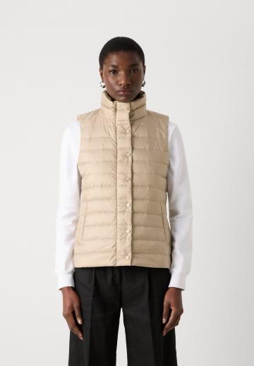 Пуховой жилет