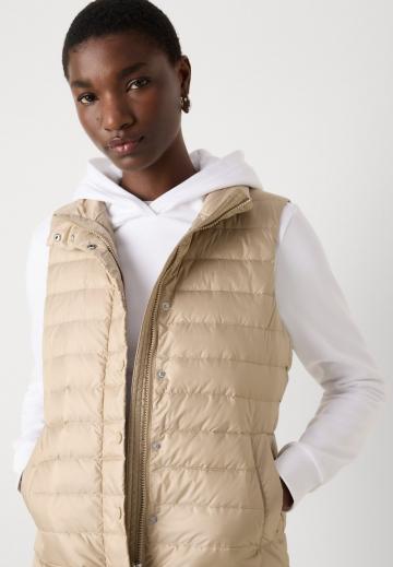 Пуховой жилет