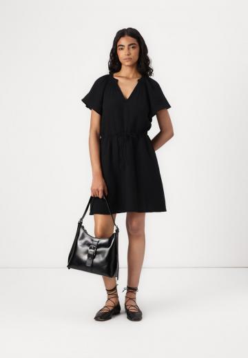 Короткое платье