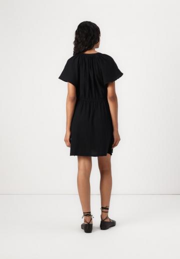 Короткое платье