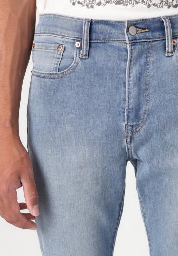 Узкие джинсы