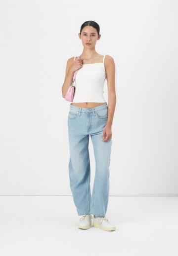 Топ на бретельках