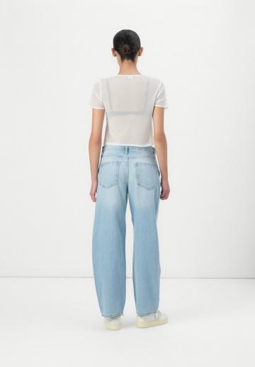 Свободные джинсы