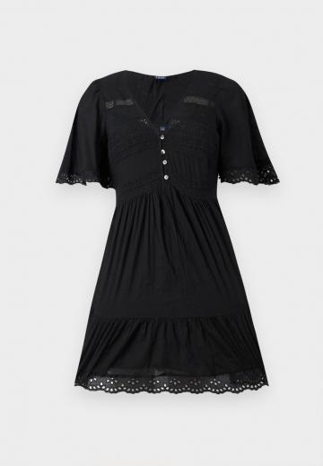 Короткое платье