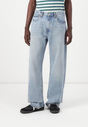 Свободные джинсы