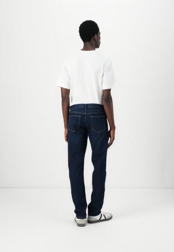 Узкие джинсы