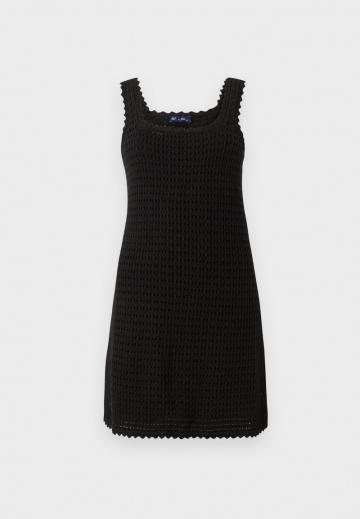 Вязаное платье