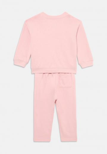 Набор одежды