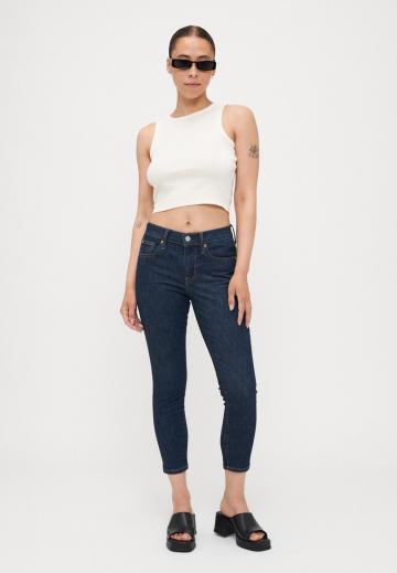 Короткие джинсы