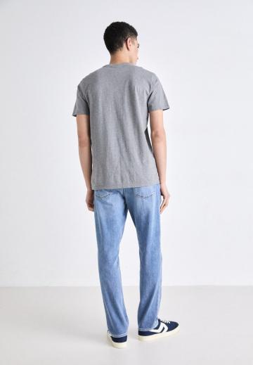 Узкие джинсы