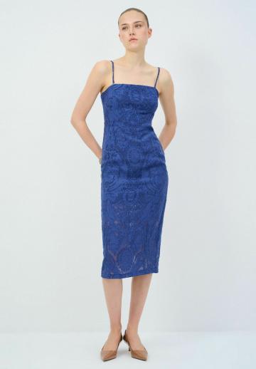 Платье футляр