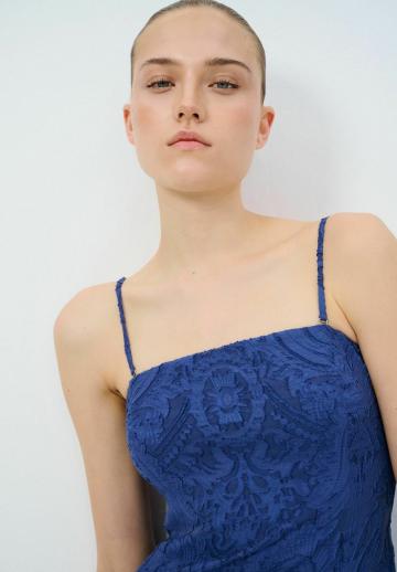 Платье футляр