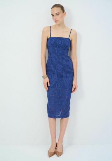 Платье футляр