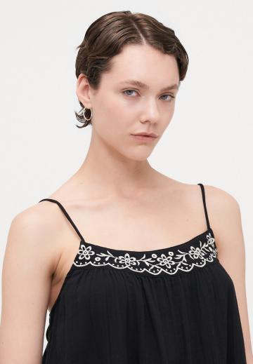 Короткое платье