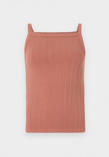 Топ на бретельках