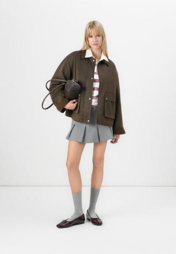 Куртка с накладнымит карманами