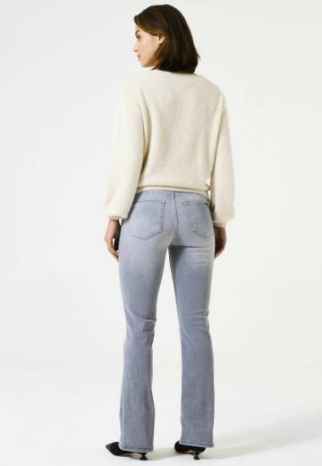 Клешеные джинсы