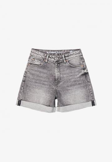 Джинсовые шорты