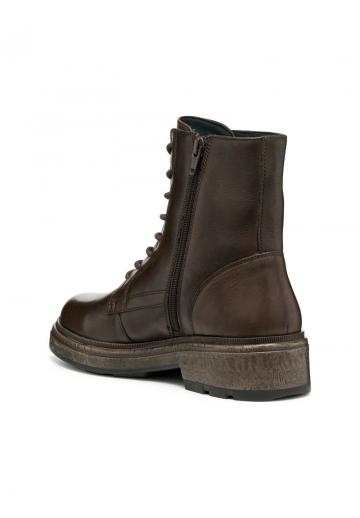 Ботинки на шнуровке