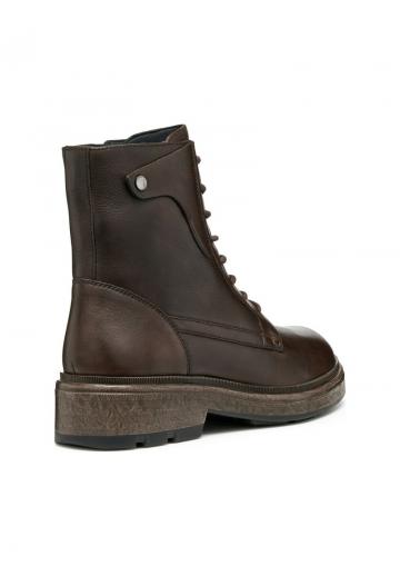 Ботинки на шнуровке