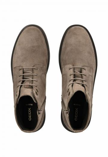 Ботинки на шнуровке