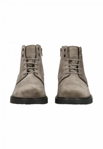 Ботинки на шнуровке