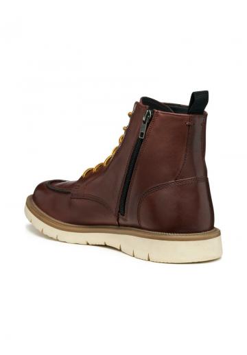 Ботинки на шнуровке