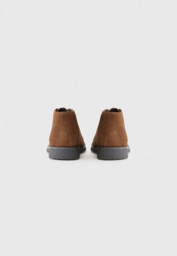 Ботинки на шнуровке