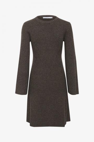 Вязаное платье