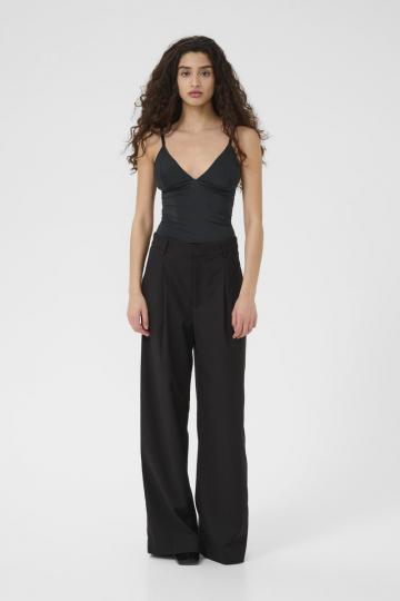 Топ на бретельках