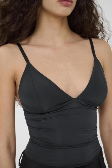 Топ на бретельках