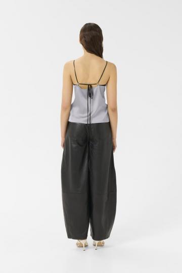 Топ на бретельках