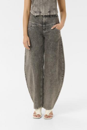 Свободные джинсы